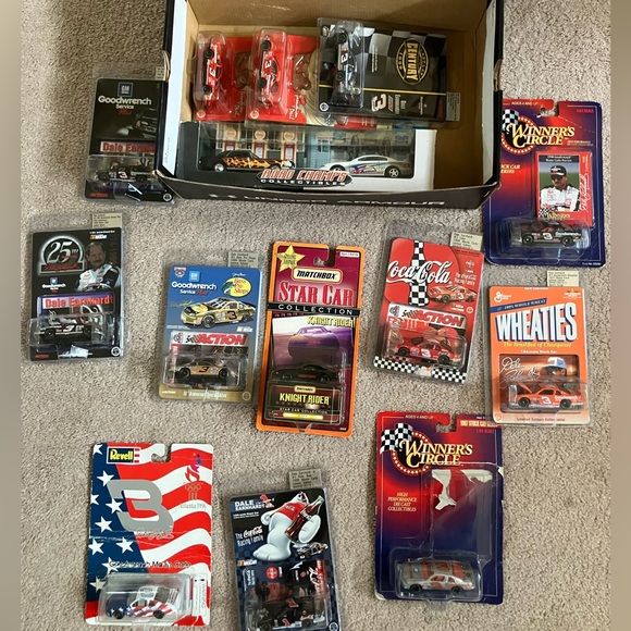 Lot of Dale Earnhardt Cars + a few extras - Picture 1 of 1